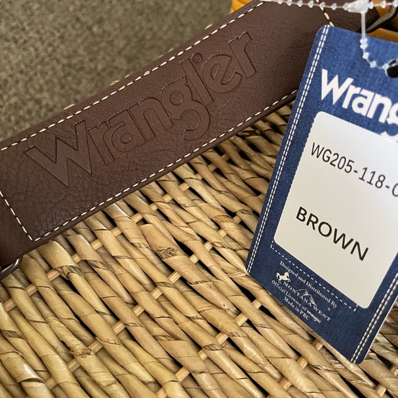 Saving for friend 😊Wrangler Brown and Pink Patterned Crossbody Bag - Picture 7 of 7